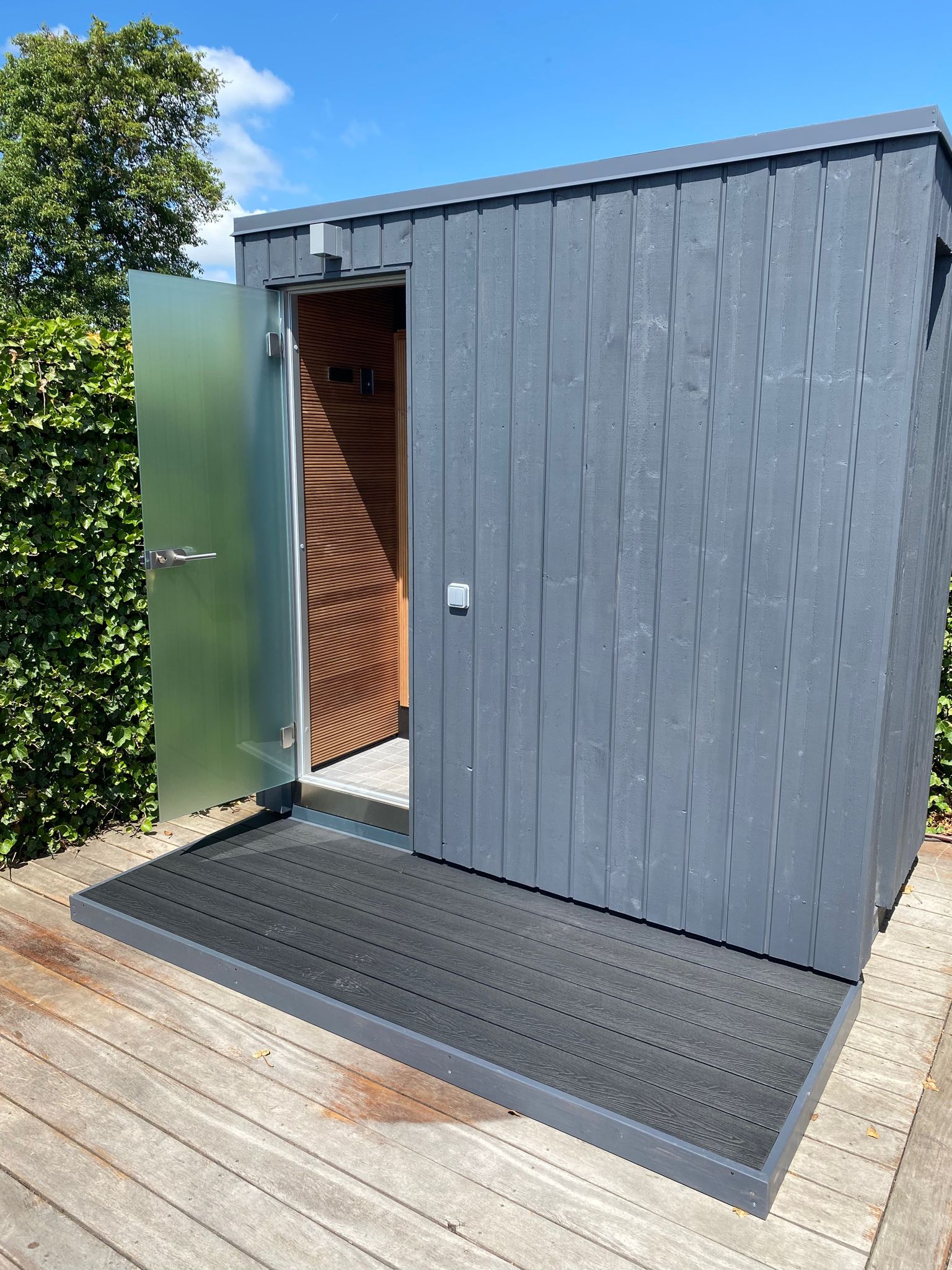KUUT Outdoor Steam Sauna