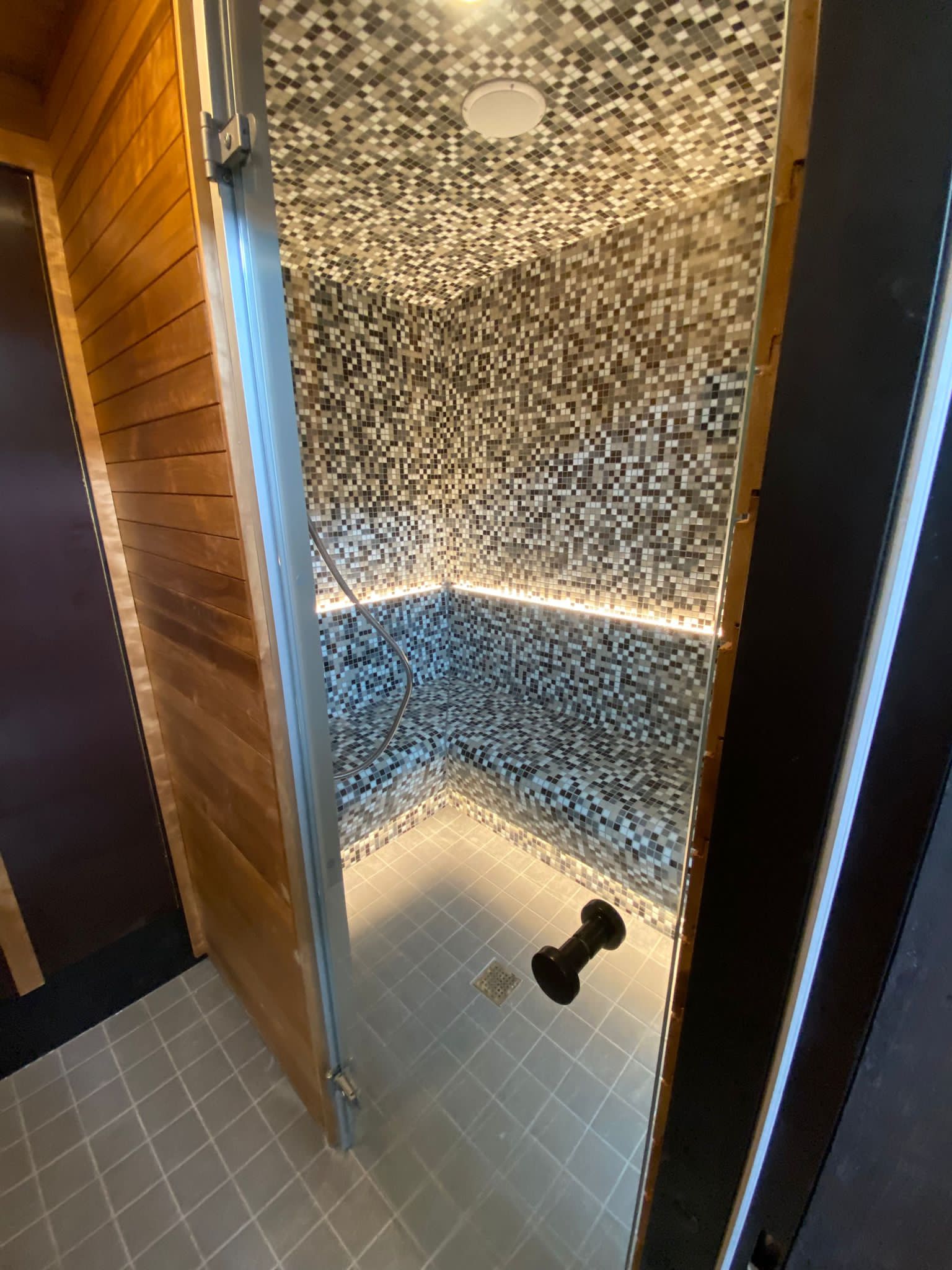KUUT Outdoor Steam Sauna